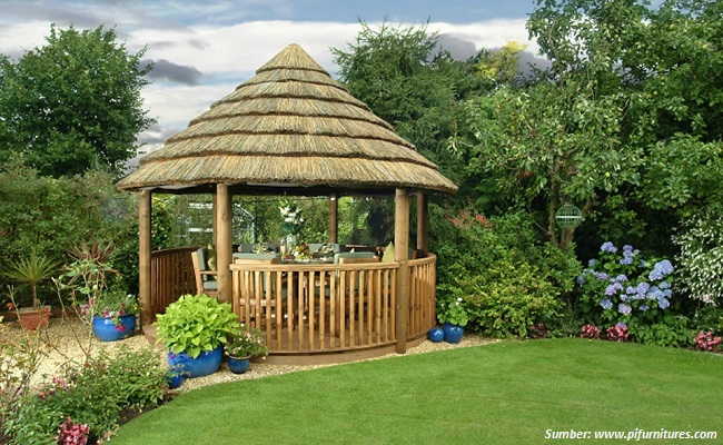 gazebo halaman belakang rumah