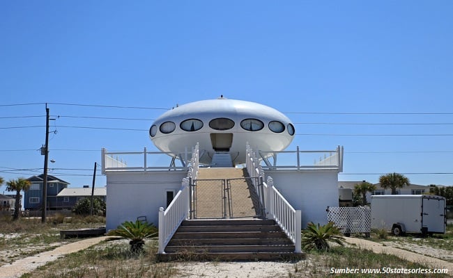 bangunan mirip ufo