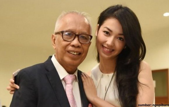 artis perempuan punya bapak pejabat