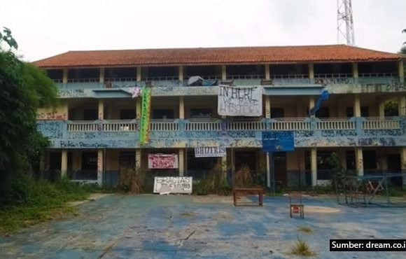 potret bangunan terbengkalai SMK Bhipuri Serpong