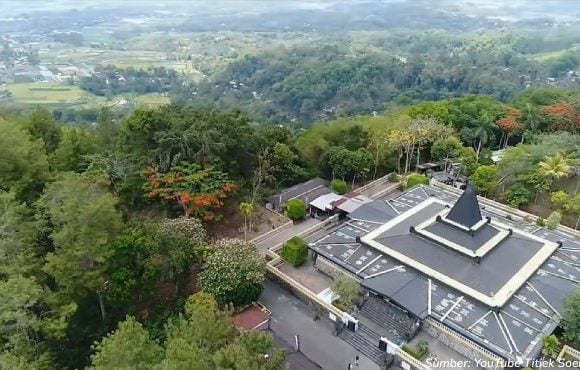 makam tien soeharto