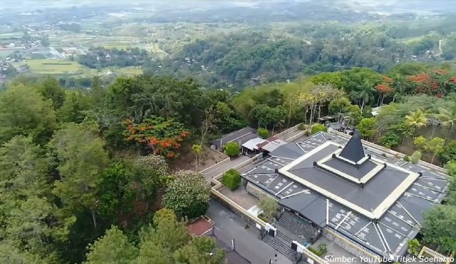 makam tien soeharto