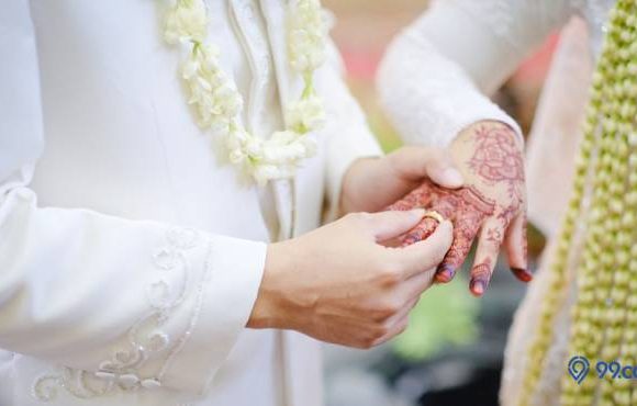 memilih nikah dulu atau mapan dulu