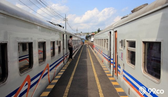 stasiun terbesar di indonesia