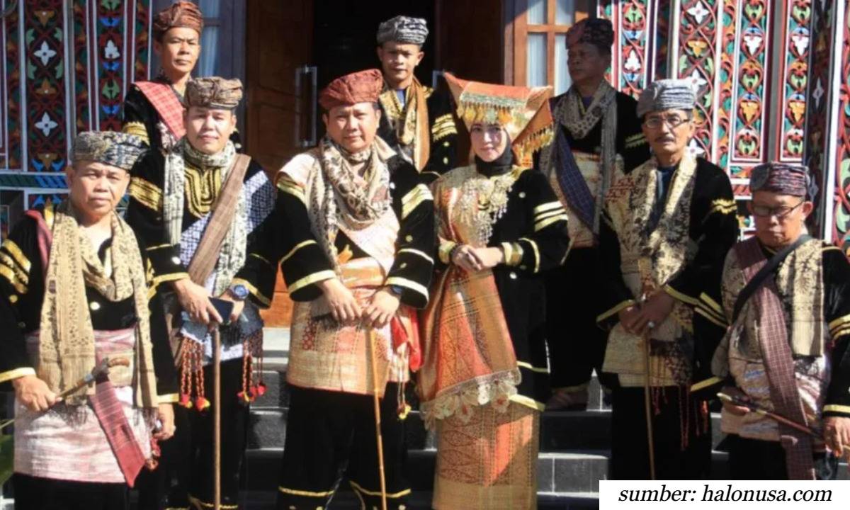 pakaian adat sumatera barat