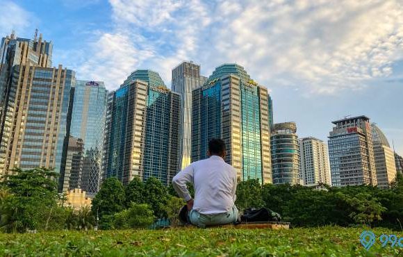 hutan di tengah kota jakarta