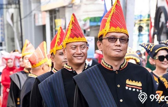 pakaian adat sumatera utara