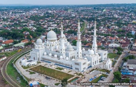 masjid raya sheikh zayed solo