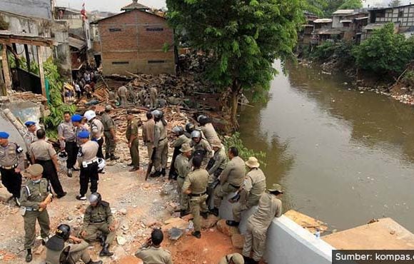 rencana pembebasan lahan normalisasi sungai ciliwung