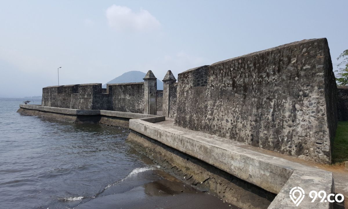 Benteng Kalamata Bangunan Peninggalan Portugis