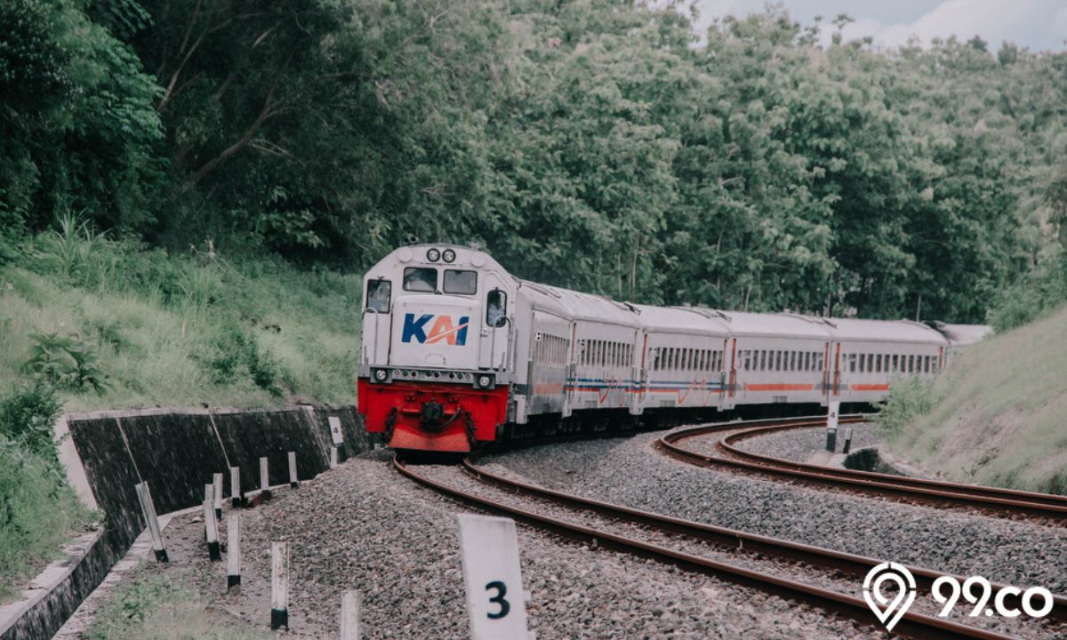 Kereta Api Rute Terpanjang di Indonesia