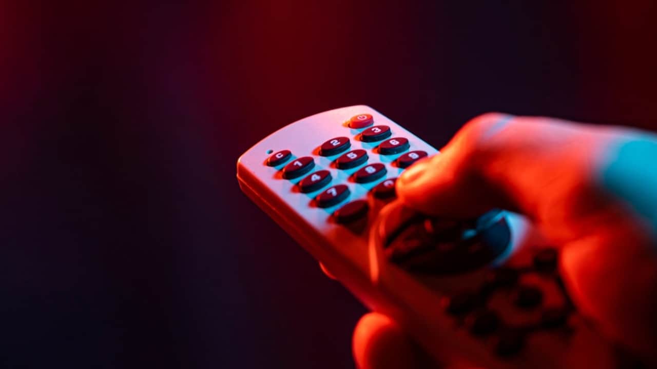 cara memperbaiki remote tv yang tidak merespon mudah