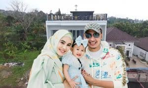 rumah mewah Ustaz Habib Usman dan Kartika Putri