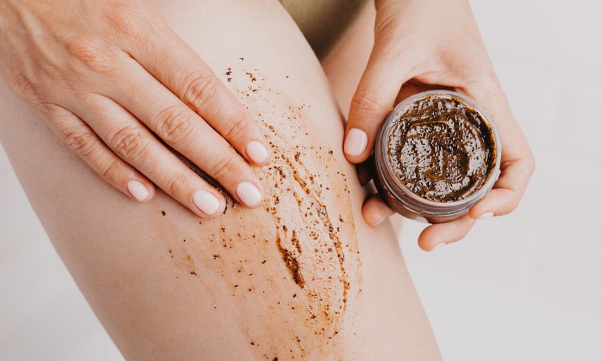 body scrub terbaik untuk mencerahkan kulit