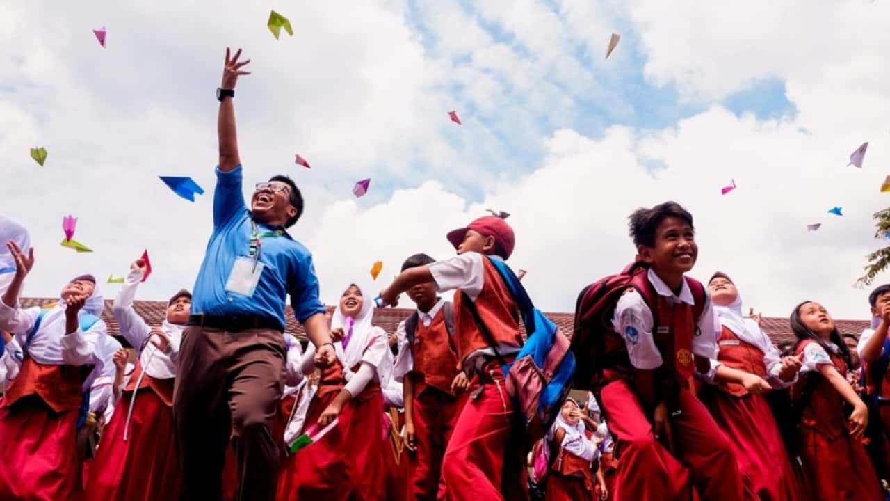 contoh puisi perpisahan sekolah menyentuh hati