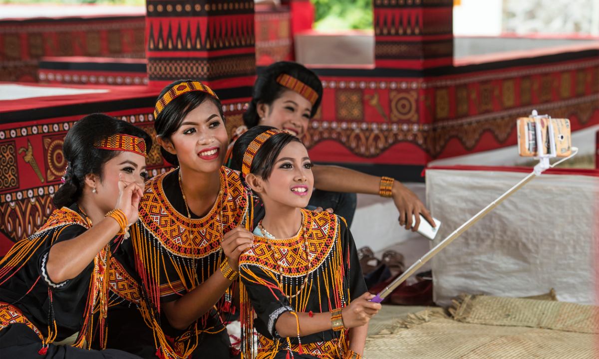 pakaian adat sulawesi selatan