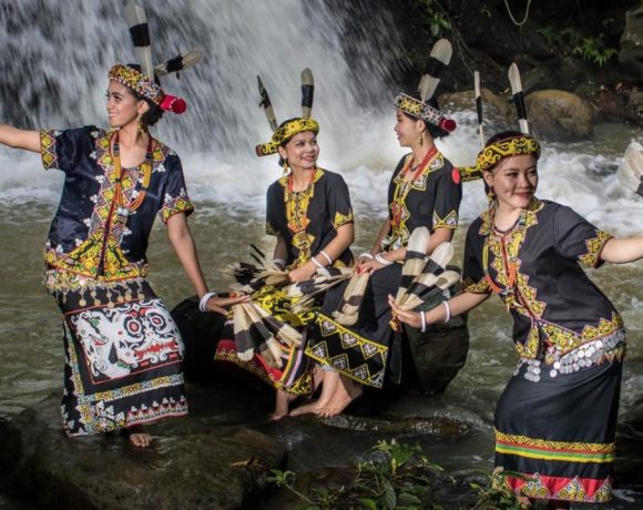 jenis pakaian adat kalimantan selatan