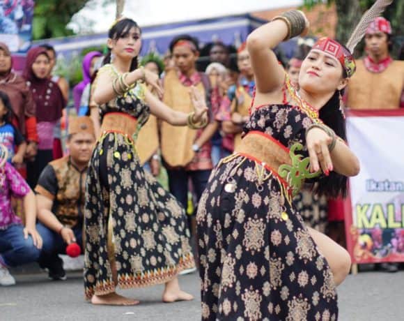 nama nama pakaian adat kalimantan tengah