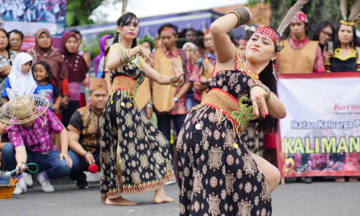 nama nama pakaian adat kalimantan tengah