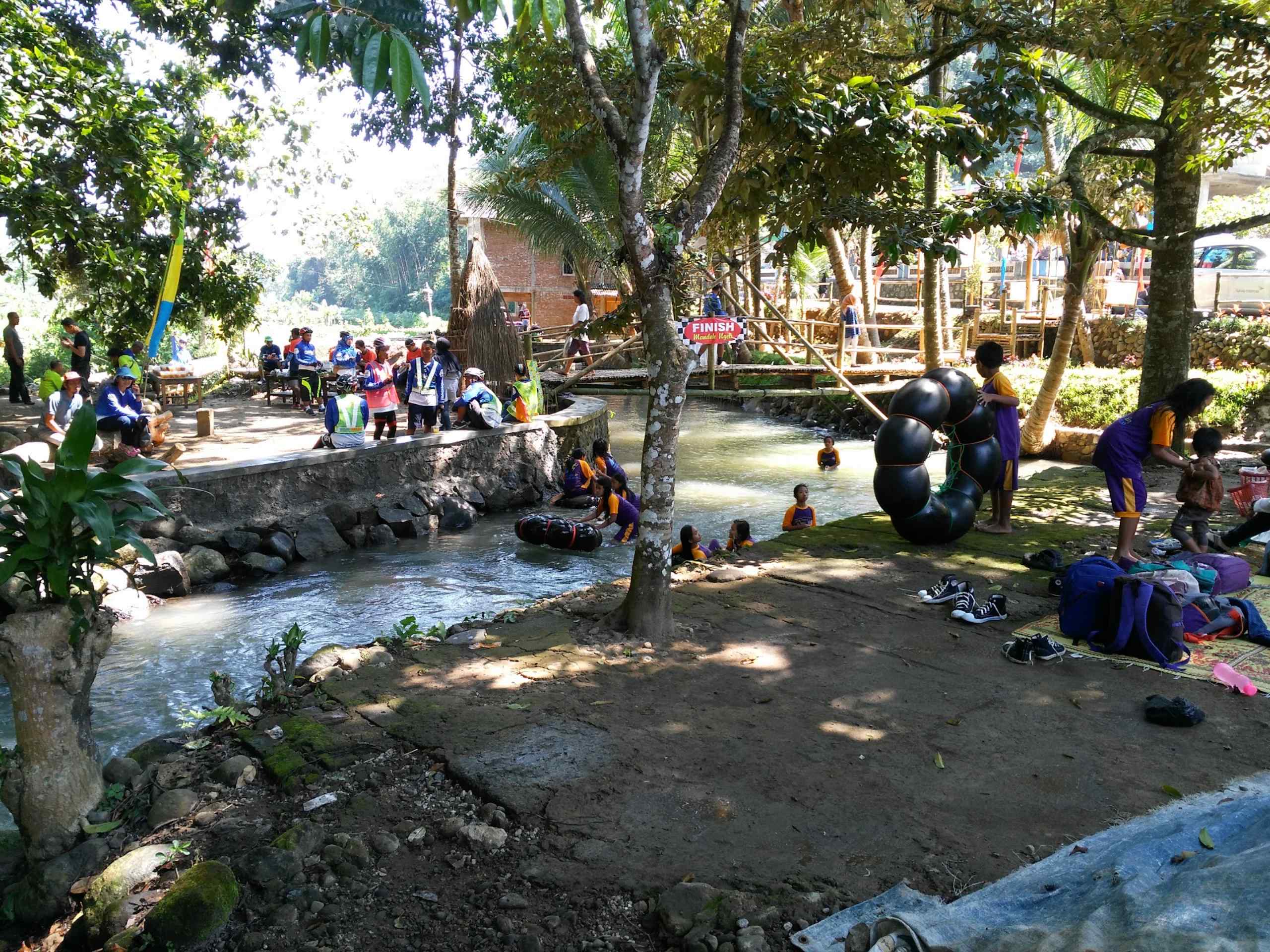 Waterpark Kolam Renang Karanganyar