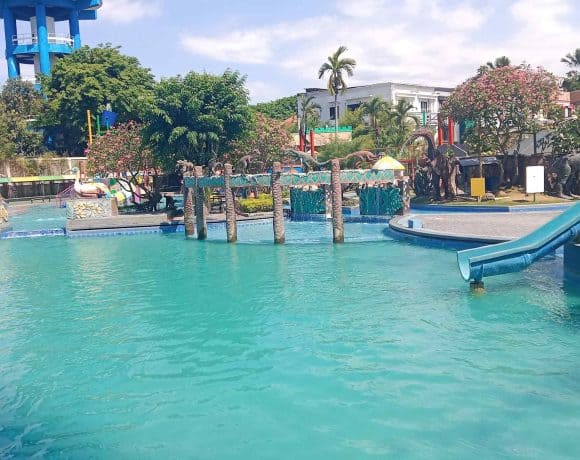 Waterpark Kolam Renang Sidoarjo