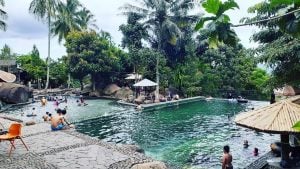 kolam renang purwakarta