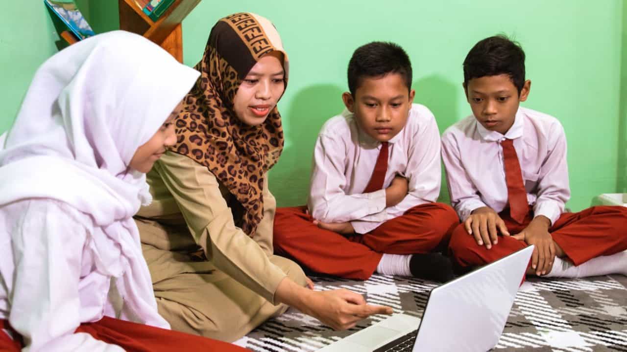 perbedaan kurikulum 2013 dan kurikulum merdeka